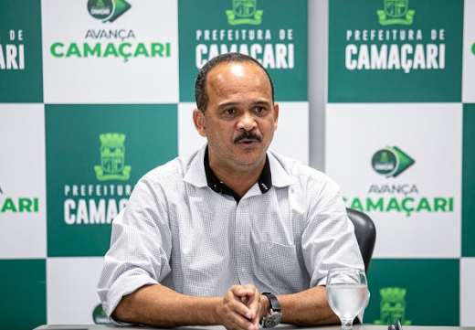 Prefeito e candidato á reeleição Elinaldo Araújo (DEM) (Foto: Reprodução)