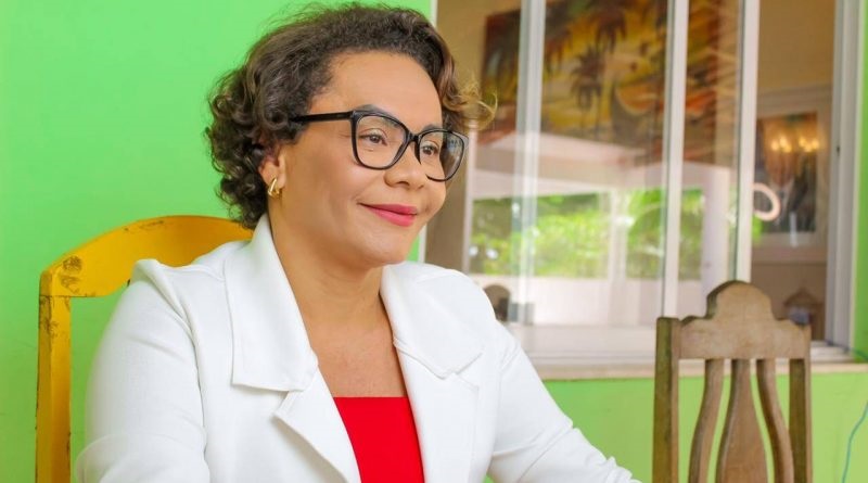 Ivoneide Caetano (PT), candidata derrotada à prefeita de Camaçari, neste domingo, 15, se diz feliz com a confiança de mais de 52 mil pessoas que lhe deram o voto, e que começará o trabalho desde já, parra ‘libertar o povo de Camaçari’. Foto: Reprodução