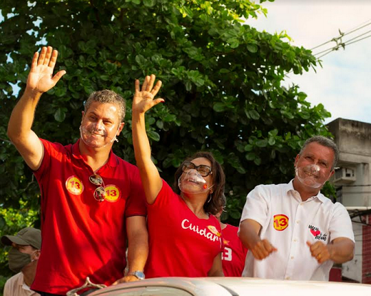 Comitiva formada por Ivoneide, o candidato a vice-prefeito, Fábio Lima (PP) e o governador da Bahia Rui Costa, que é um dos principais apoiadores da petista dentro da sigla (Foto: Reprodução)