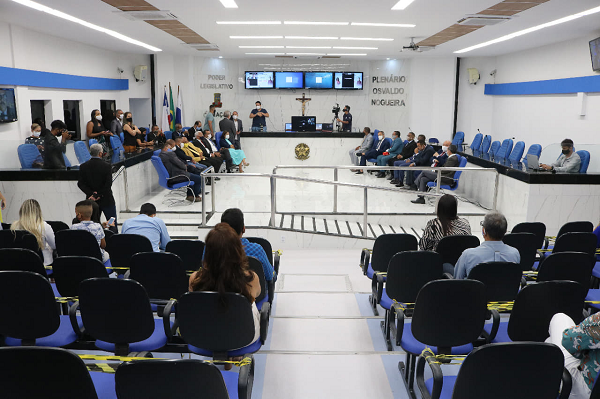 Prefeito, vice-prefeito, vereadores e suplentes, eleitos em Camaçari foram diplomados (Foto: Divulgação)
