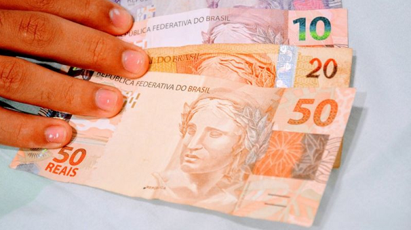 Auxílio emergencial tem contribuído para a pressão inflacionária durante 2020 (Foto: Getty Images)