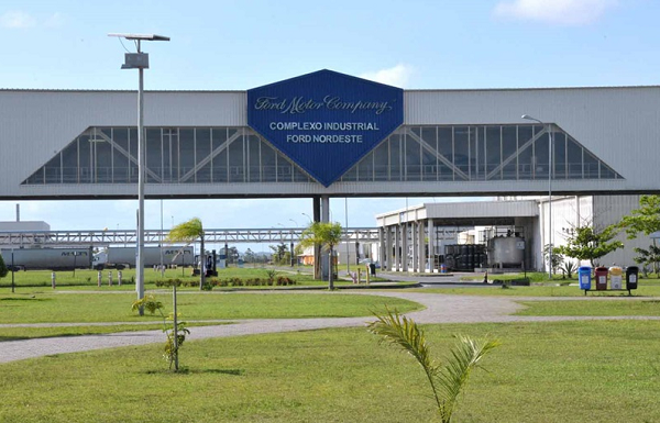 Produção vai cessar imediatamente nas fábricas de Camaçari e Taubaté (Foto: Reprodução)