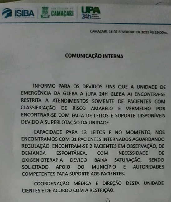 Comunicado colado em parede de UPA de Camaçari (Foto: Enviada por leitor CORREIO)