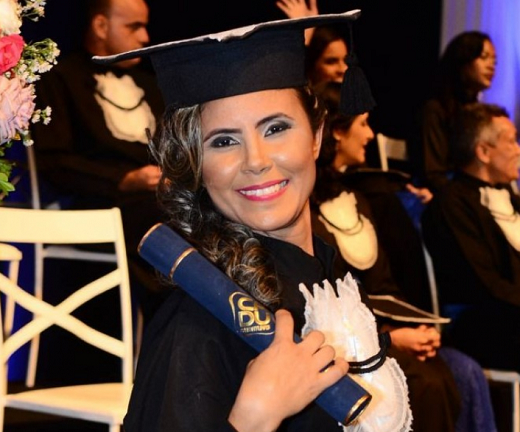 Ângela Oliveira Passos foi baleada por bandidos em uma tentativa de assalto (Foto: Reprodução)