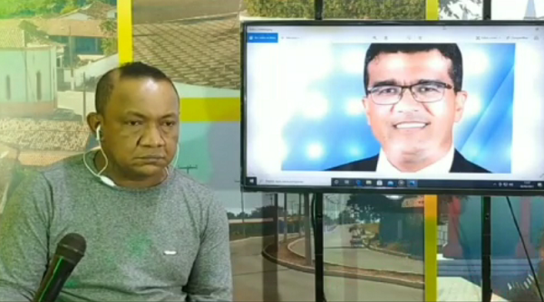 Imprensa local entevistou por telefone o Dr. Lahesio Bonfim (PSL) (Foto: Print | Vídeo)