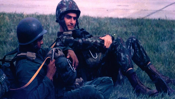 Em junho de 1988, Bolsonaro acabou absolvido das acusações pelo STM (Superior Tribunal Militar)”, relata o jornalista (Foto: Reprodução)