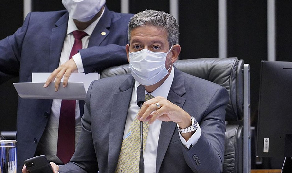Câmara dos Deputados aprovou projeto no começo da madrugada desta quarta-feira (17) (Foto: Reprodução)