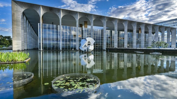 Araújo mudou o rumo da diplomacia quando assumiu o Itamaraty, em Brasília (Foto: Reprodução)