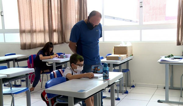 Ainda não há uma data prevista para o início da vacinação de professore (Foto: Reprodução)