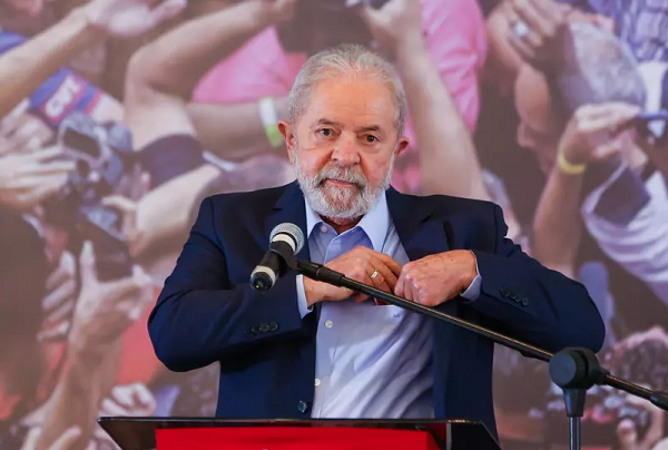 Ex-presidente Lula durante discurso (Foto: Marcelo D. Sants/Framephoto/Estadão Conteúdo)