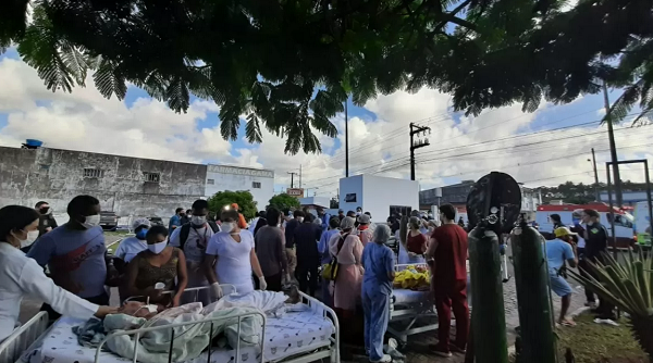 35 pacientes tiveram de ser removidos às pressas e transferidos para outos hospitais (Foto: Divulgação)