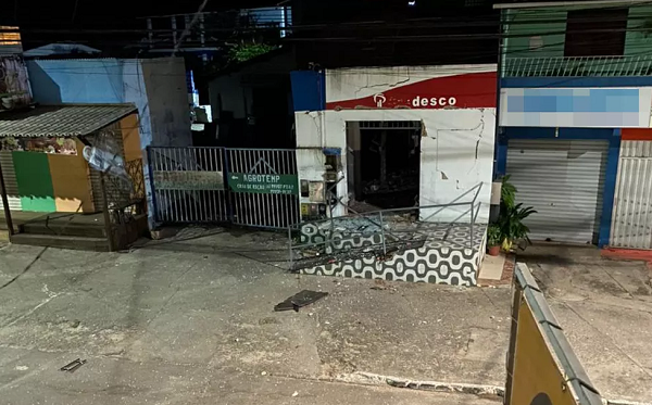 Posto bancário do Bradesco é atacado por homens armados em Barra de Pojuca (Foto: Reprodução/Redes sociais)