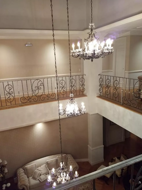 Polícia investiga dono de casa de luxo onde festa clandestina foi realizada (Foto: Divulgação/Polícia Civil)