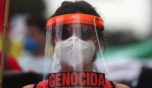 Manifestante contra Jair Bolsonaro no Rio de Janeiro, 19 de junho de 2021 (Foto: REUTERS/Pilar Olivares)