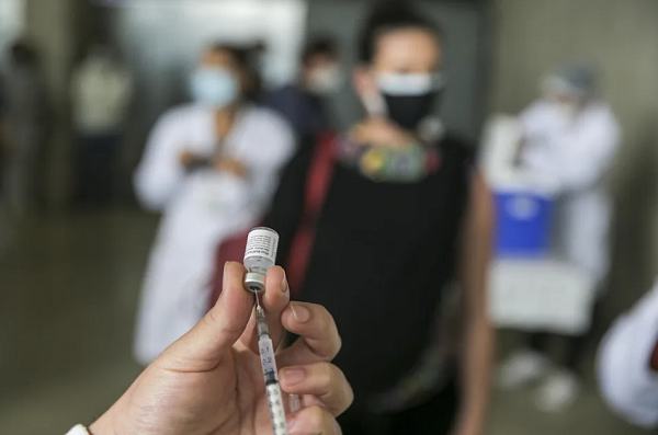Sesau divulgou que esses profissionais estão inclusos no próximo lote de primeira dose (Foto: Reprodução)