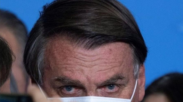 Senadores acusam Bolsonaro de prevaricação por ter, supostamente, ignorado denúncias de ilegalidade na compra da Covaxin (Foto: EPA)