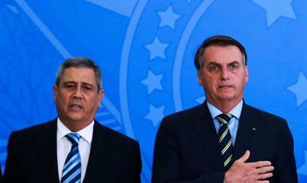 General Braga Netto ao lado do presidente Jair Bolsonaro (Foto: Reprodução)