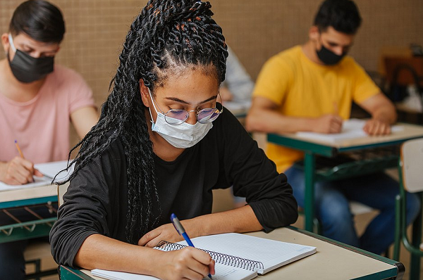 O Exame Nacional do Ensino Médio é a maior prova de acesso ao ensino superior do país (Foto: Reprodução)
