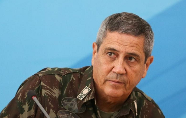 O chefe da Defesa Walter Braga Netto é visto como militar que aderiu à radicalização do governo (Foto: Marcelo Camargo/Agência Brasil)