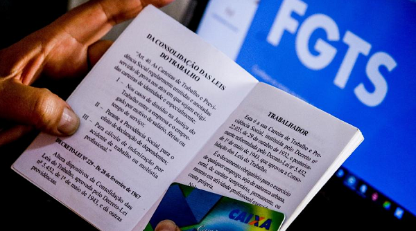 Trabalhador pode consultar o extrato do FGTS para saber se foi contemplado (Foto: Aloísio Maurício/Fotoarena/Estadão Conteúdo)