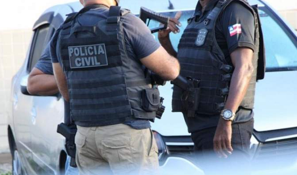 Homem foi apresentado à DT de Camaçari e deverá ser transferido para a sede da 3ª Coorpin (Foto: Reprodução)