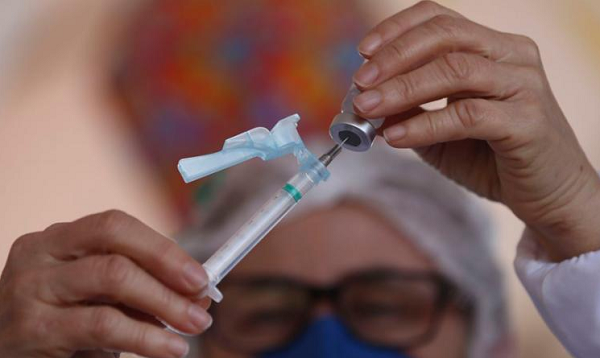Segunda dose para AstraZeneca também está suspensa (Foto: Reprodução)