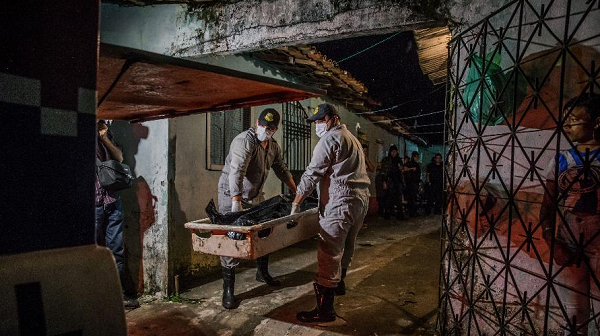 Jovem foi morto dentro de casa na Grande Belém, no Pará (Foto: Bruno Santos/Folhapress)