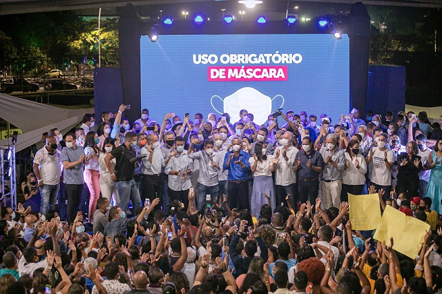 Reunião política se tornou uma verdadeira festa (Foto: Reprodução/Rede Social)
