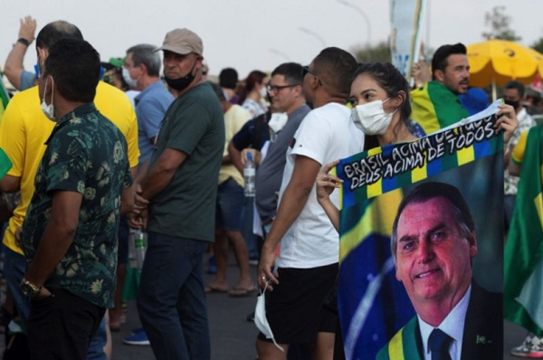 Veículos como The Guardian, Le Monde e Der Spiegel repercutem atos que estão previstos para Brasília, São Paulo e outras cidades (Foto: EPA)