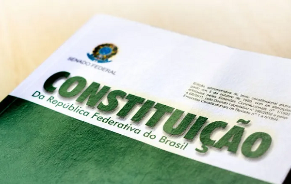 A possibilidade do estado de sítio está prevista na Constituição Federal, nos artigos 137 a 141 (Foto: Reprodução)