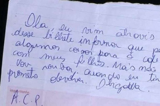 Na carta, a mulher explica que pegou a comida para alimentar os filhos (Foto: Reprodução)