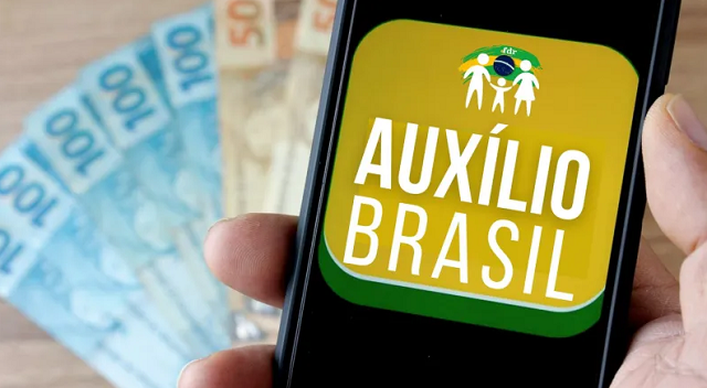 Primeira parcela do Auxílio Brasil não será com a média de R$ 400, como anunciado pelo governo (Foto: Reprodução)