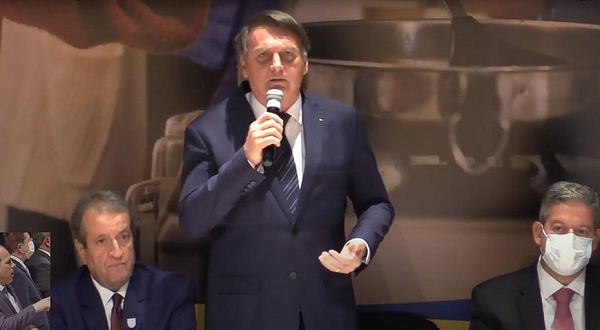 Presidente Jair Bolsonaro assinou sua filiação ao PL (Foto: Reprodução/Youtube)