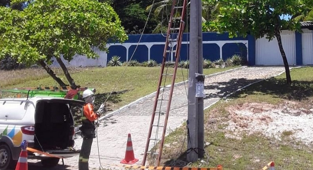 Os desvios foram encontrados em barracas de praia, casas de veraneio, condomínios residenciais e unidades comerciais (Foto: Reprodução)
