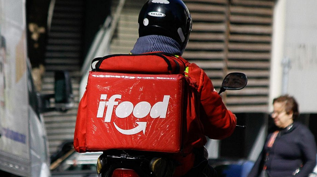 Restaurantes tiveram nomes trocados por termos pejorativos, mensagens negacionistas e ataques políticos (Foto: Fábio Vieira/FotoRua)