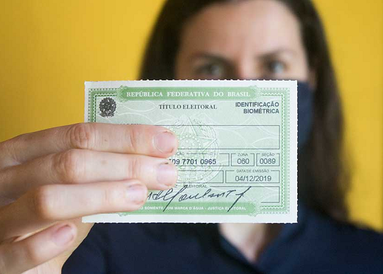 A emissão do título de eleitor pode ser feita de maneira online (Foto: Reprodução)