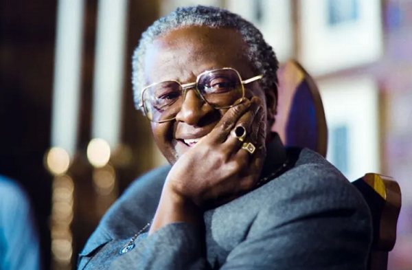 Desmond Tutu deixa uma viúva, Nomalizo Leah Shenxane, e quatro filhos (Foto: Trevor Samson/AFP)