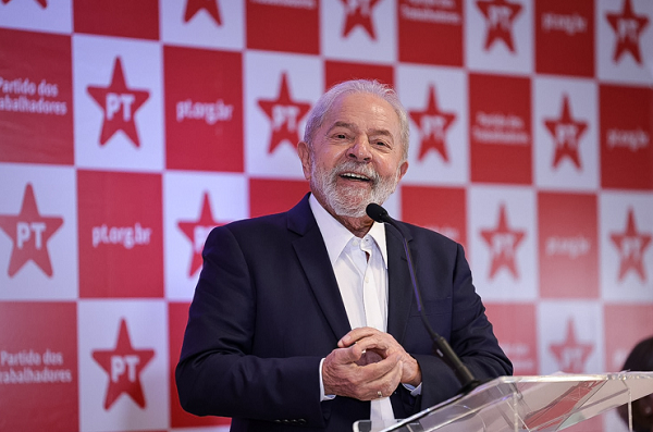 Ex-presidente Luiz Inácio Lula da Silva (PT) lidera nas pesquisas (Foto: Reprodução)