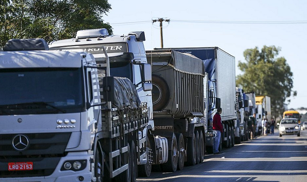 Caminhoneiros autônomos poderão aderir ao MEI (Foto: Reprodução)