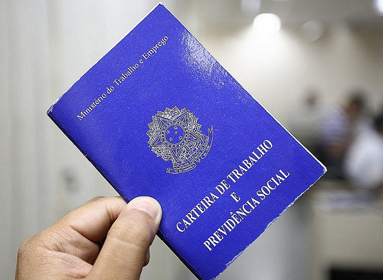 As atualizações nas diretrizes englobam ainda casos suspeitos e trabalhadores que tenham tido contato direto com infectados pela doença (Foto: Reprodução)