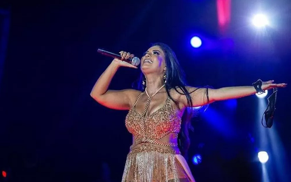 Cantora Paulinha Abelha da banda Calcinha Preta (Foto: Arquivo pessoal/Redes sociais)