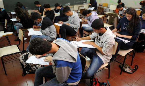 Pela lei, para que o novo modelo seja possível, as escolas devem ampliar a carga horária para 1,4 mil horas anuais, o que equivale a 7 horas diárias (Foto: Gabriel Jabur/Agência Brasília)