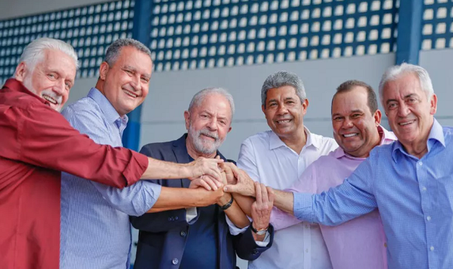 Ex-presidente Lula e os principais nomes da chapa encabeçada pelo PT na Bahia (Foto: Ricardo Stuckert)