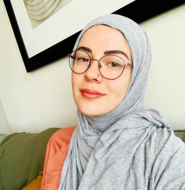 Segundo a Lei Sharia, do sistema jurídico do Islã, as vítimas de violência sexual podem ser processadas por adultério. Considerada culpada, ela recebeu recentemente a pena de 100 chibatadas e 7 anos de prisão. Na foto, de IstoE, Paola Schietekat