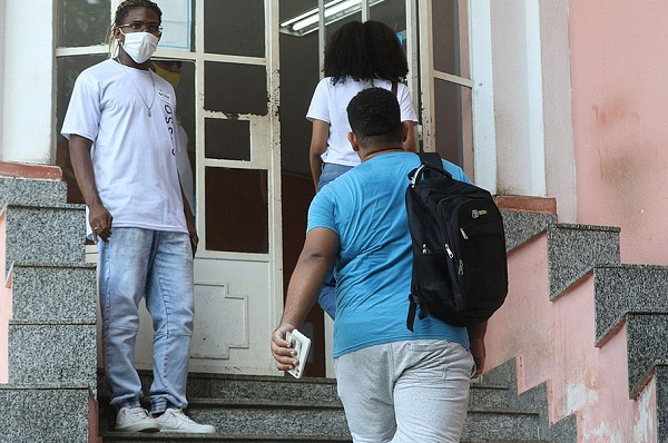 O concurso oferece 206 mil vagas nos cargos de recenseador, agente censitário municipal e agente censitário supervisor (Foto: Tânia Rêgo/Agência Brasil)