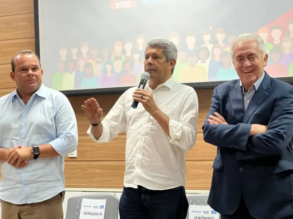 Os três pré-candidatos da chapa majoritária seguem em caravana por municípios da Bahia (Foto: Divulgação/PT-BA)