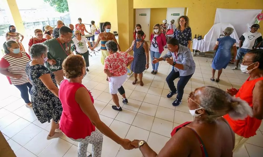 Como matar saudade não é crime, a turma chamada ‘terceira-idade’ não aliviou na volta das atividades do Espaço - Foto: Adeilson Carvalho