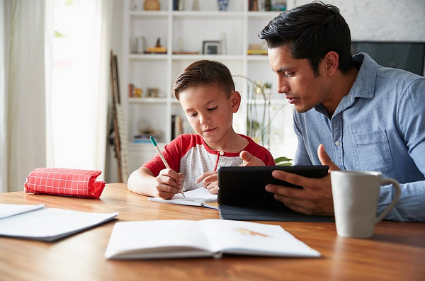 Educação domiciliar, o também chamado ‘homeschooling’ (Foto: shutterstock)