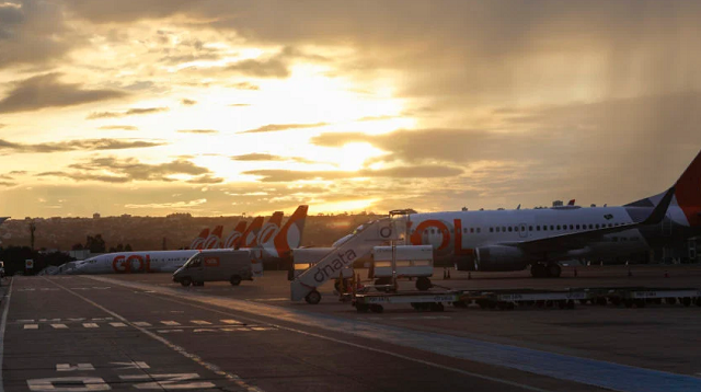 Aviões no pátio do Aeroporto Internacional de Brasília (Foto: Reprodução)