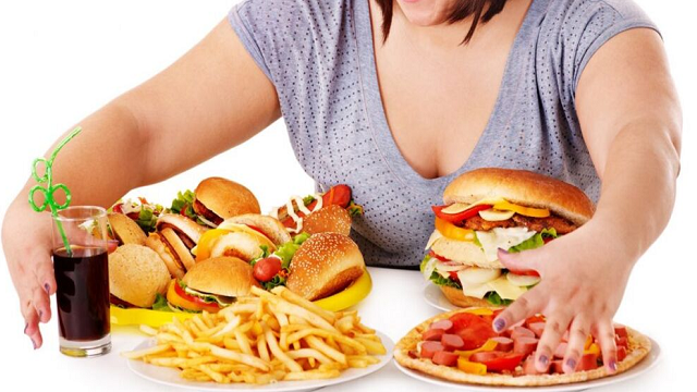 Estima-se que mais de 70 milhões de pessoas sejam afetadas por alguma forma de transtorno alimentar (Foto: Freekpik/Reprodução)